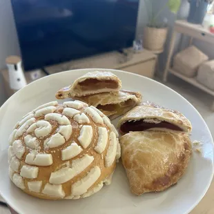 Concha and empanadas