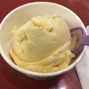 Vanilla and banana (under)