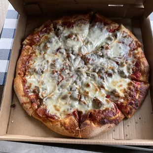 This is what pizza should look like. Ferndale Pizza from Ferndale, CA.