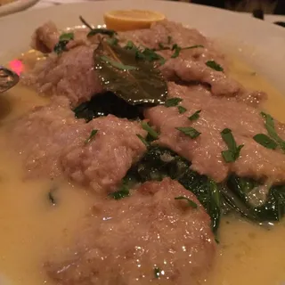 Veal Scaloppine w/ Lemon & Butter