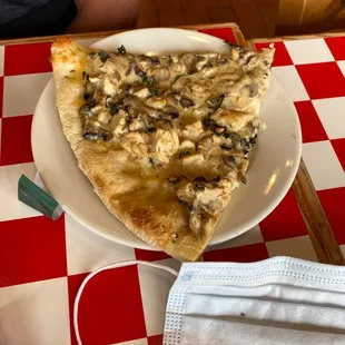 Chicken Alfredo pizza