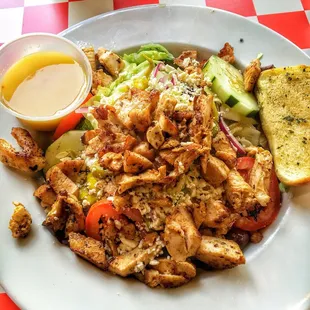 Green salad with Chicken... Very tasty!!!! The chicken is always so good!!