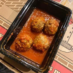4 Meatballs on a Dish