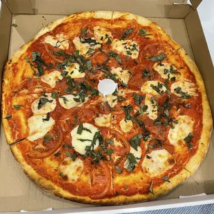 Lg Margherita Pizza