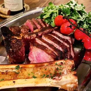 40 oz. 30-Day Dry-Aged Tomahawk