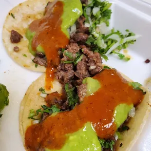 Carne asada con salsa y guacamole