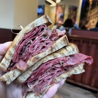 DLPastrami Sandwich