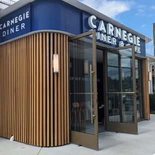 Front of Carnegie Diner