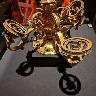 Chandelier, Titanic exhibit