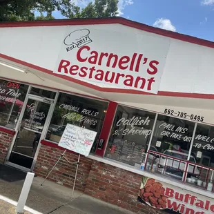 Go see theses guys!! The owner/chef is the best!