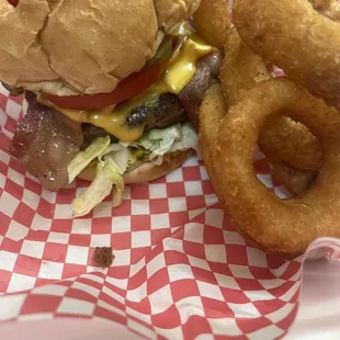 Homemade cheeseburger