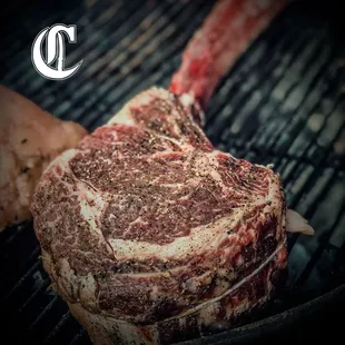 Discover our specially ordered Tomahawk steak. Hand-delivering American Premium Meats in Orlando. Order now at www.carnezmeats.com.