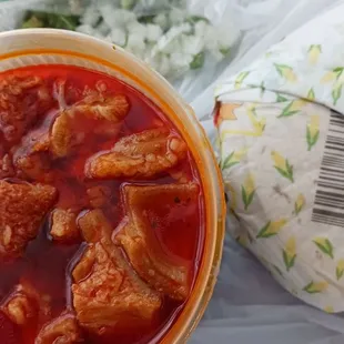 Medium menuedo to go.