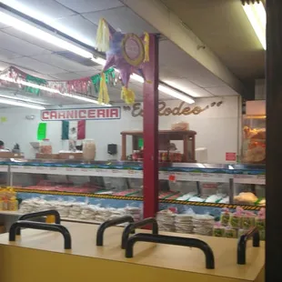 Full service carniceria (meat counter)