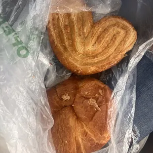 Sweet bread &amp; croissant with tasty fruit filling &amp; cheese bread