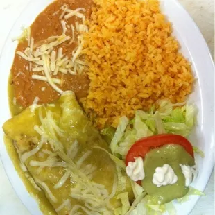 a plate of mexican food