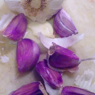 Nasty China garlic sold here contains bleach, more poisons light in weight dry and POISONS