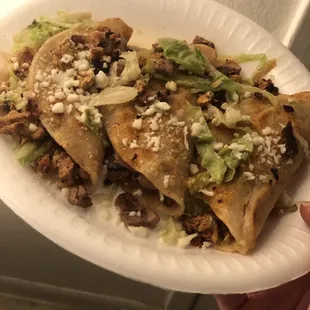 Tacos dorados to go