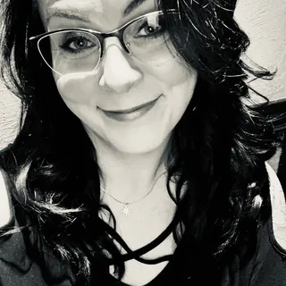 Alli G.