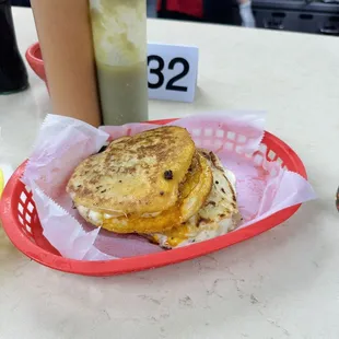 Gordita de al pastor, y gordita de carne asada