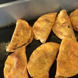 Tacos dorados de birria