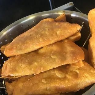 Taquitos dorados de birria tortillas a mano !!