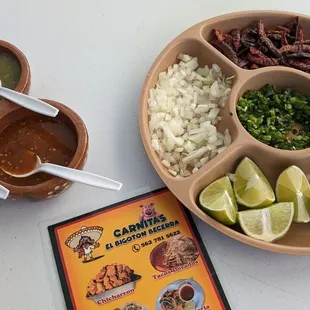 Guarnicion para menudo y tacos.