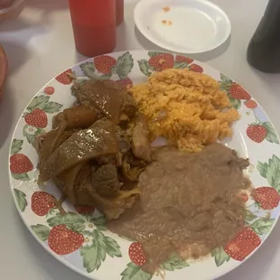 Carnitas Plate.   Riquísimo!!! Buen precio y muy buen servicio...