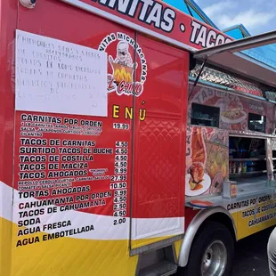 I will follow this guys at the end of the world the best Carnitas ever