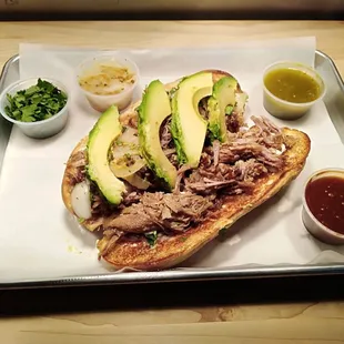 Torta de carnitas