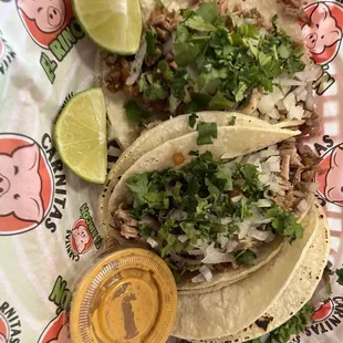 Taco mixto de carnitas