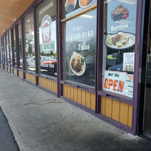 Super Burrito Carnitas