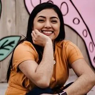 Yajaira L.
