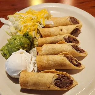 3 shredded beef taquitos appetitezer