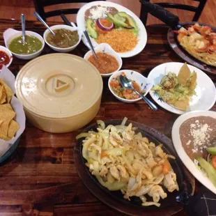 Great meals and service. The place was almost empty. 5 sauces accompanied the obligatory chips. Fajitas needed more spice.