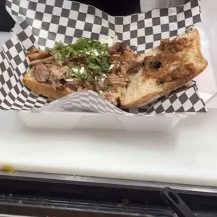 Torta de carnitas 10$