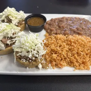 Sopitas with carnitas