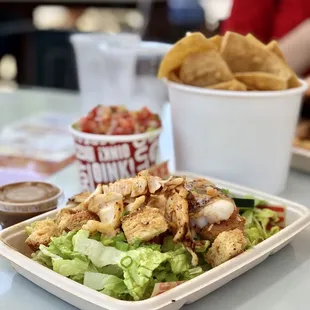 08/15/2020: Green salad with mahi mahi &amp; a side of complimentary guacamole.  Went together very well!!