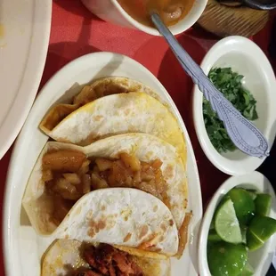 Cueritos, n carnitas . Cueritos are