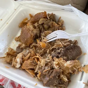 Cárnitas, con lengua.... Si, lengua