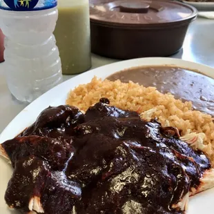 a plate of mexican food