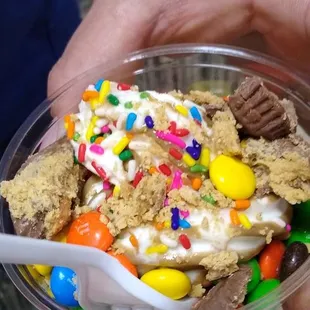 Soft serve with toppings..!!