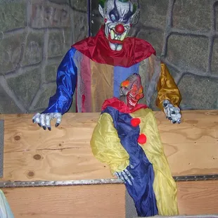 Creepy clowns everywhere!