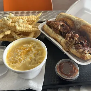Western Pulled-Pork sandwich, garlic fries &amp; Mac-n-cheese
