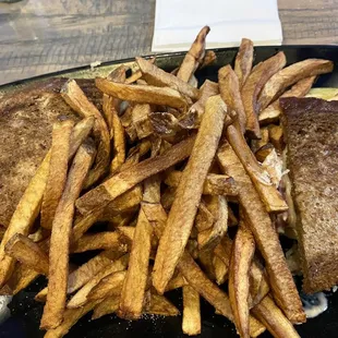 Carnivores Restaurant & Sports Bar