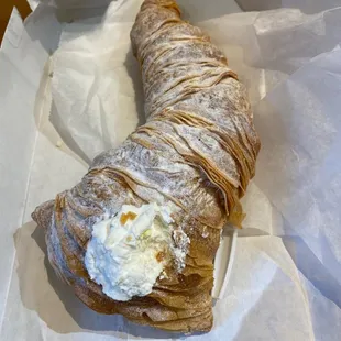 sfogliatelle (lobster tail)