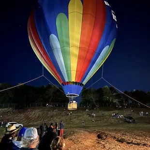 Tethered balloon rides