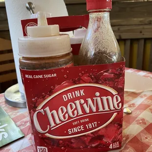 Choose between Carolina sauce or Yankee sauce.