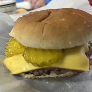 Kid's cheeseburger