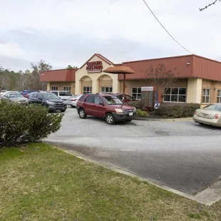 a view of the outside of a restaurant